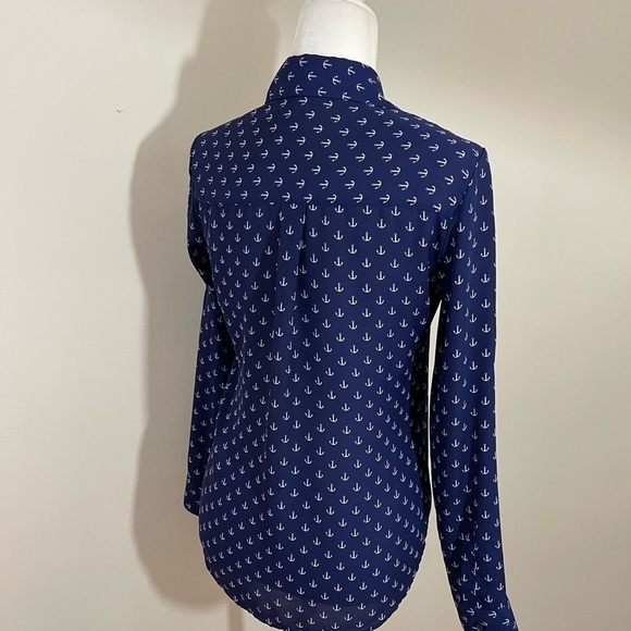 Express sz XS top button down lightweight silky feel navy with white - Picture 8 of 13